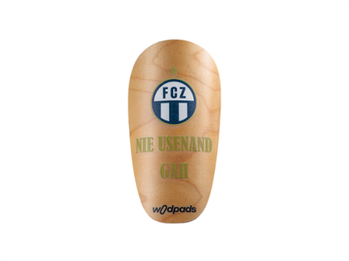 Schienbeinschoner aus zertifiziertem Holz mit FCZ-Logo - Shinpads made of certified wood white 